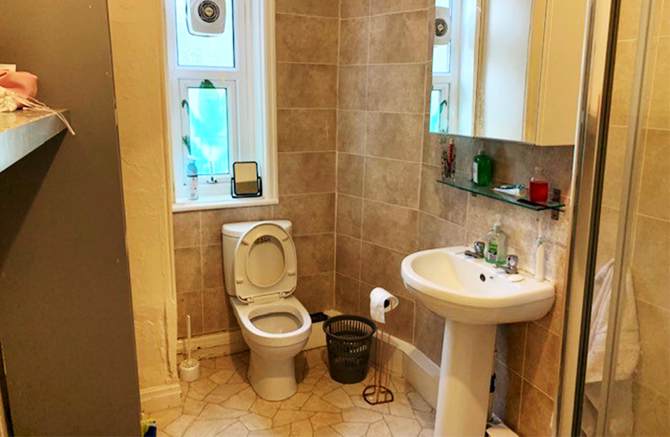 2 Falmer cottages bathroom 2