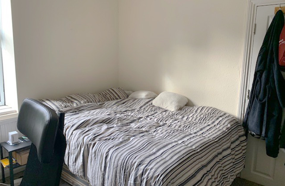 2 Falmer cottages bedroom 1