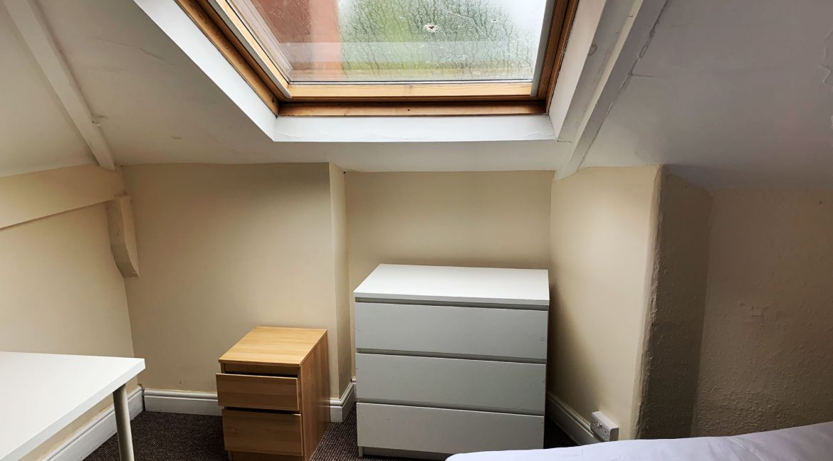 matthews property managment 52 Brudenell Road bedroom 6