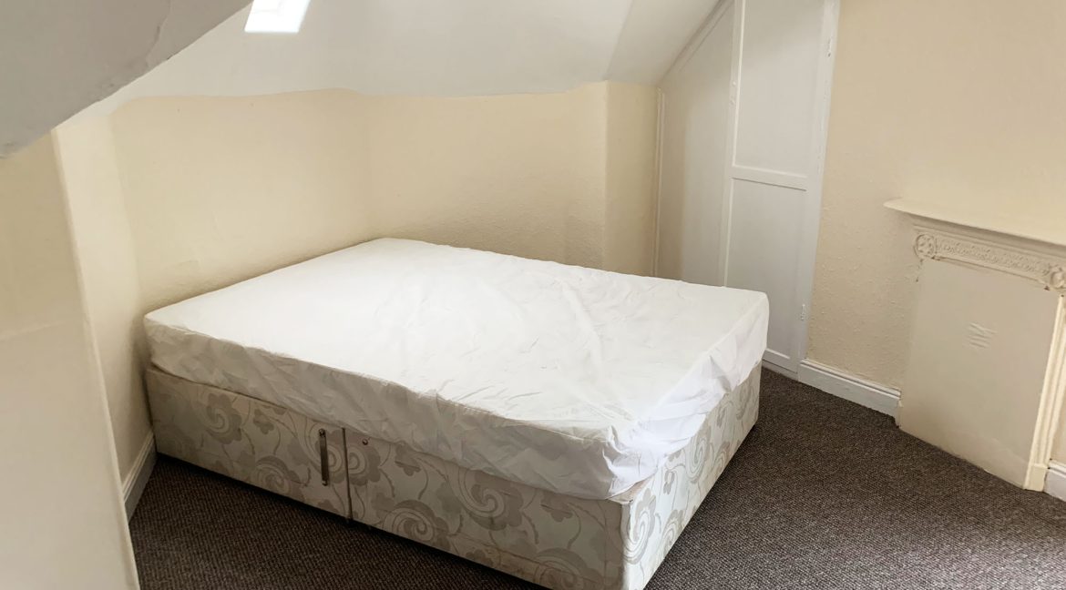 matthews property managment 52 Brudenell Road bedroom 7