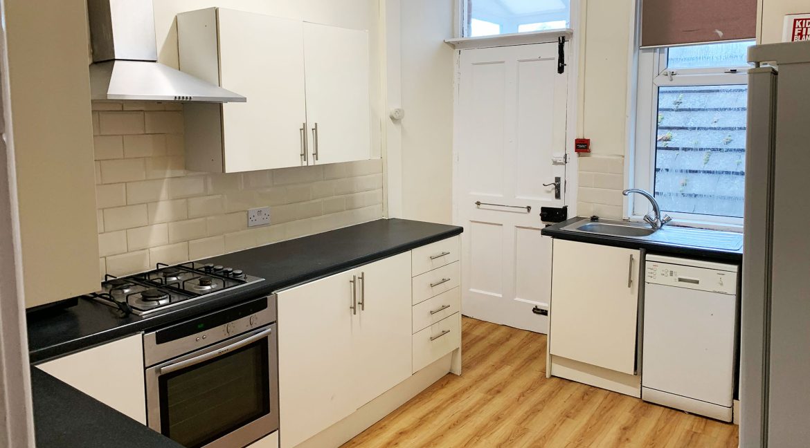 matthews property managment 52 Brudenell Road kitchen 1