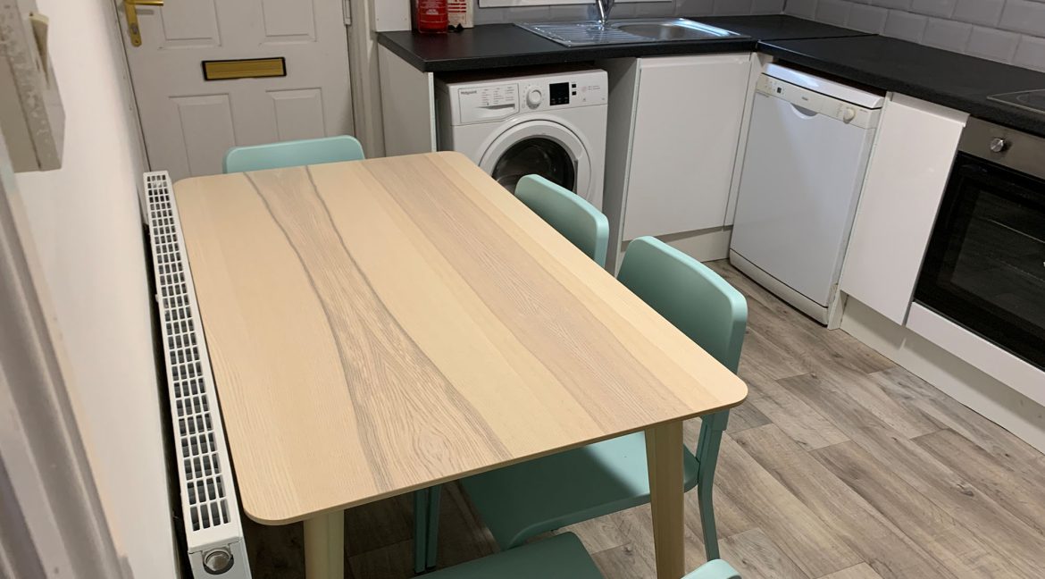 matthews property managment 52 Brudenell Road kitchen 2