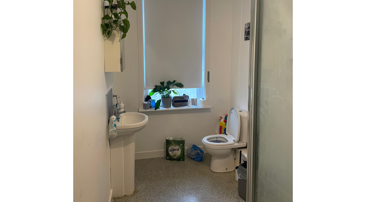 Matthews Properties 1 Moorland Ave bathroom